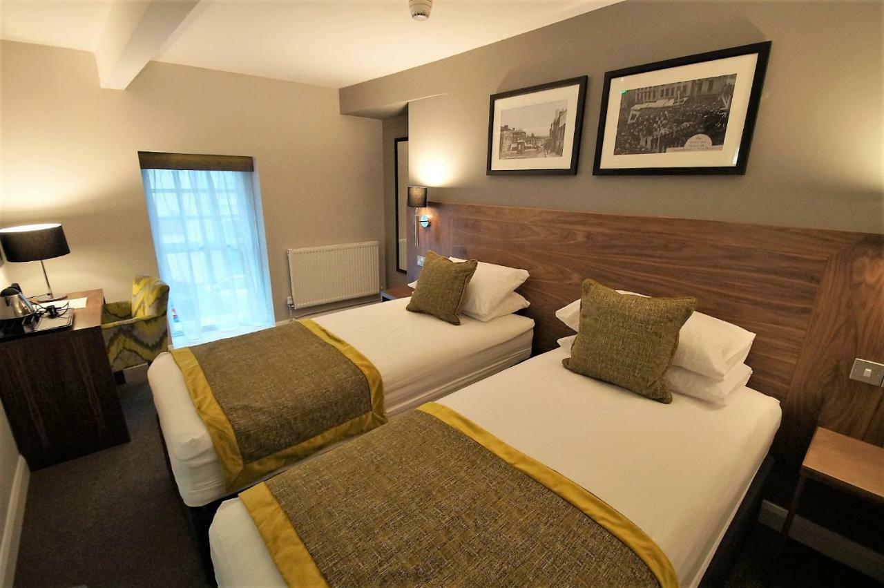New Park Hotel Carmarthen Ngoại thất bức ảnh