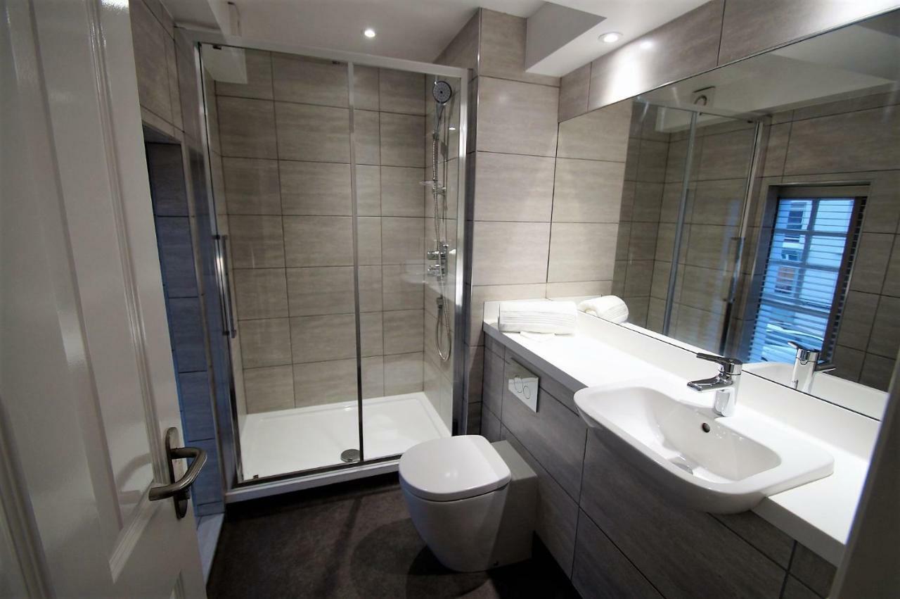 New Park Hotel Carmarthen Ngoại thất bức ảnh