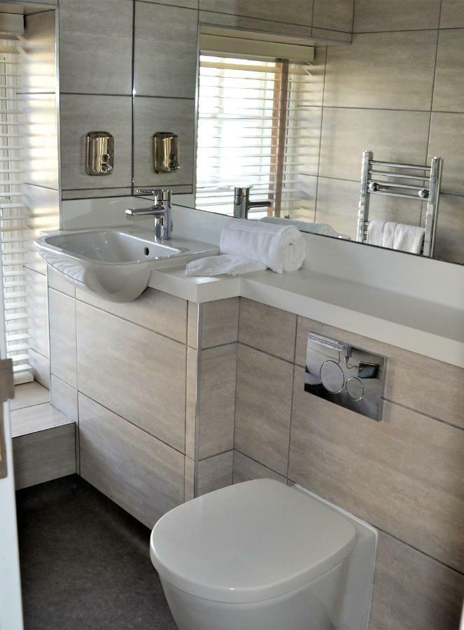 New Park Hotel Carmarthen Ngoại thất bức ảnh