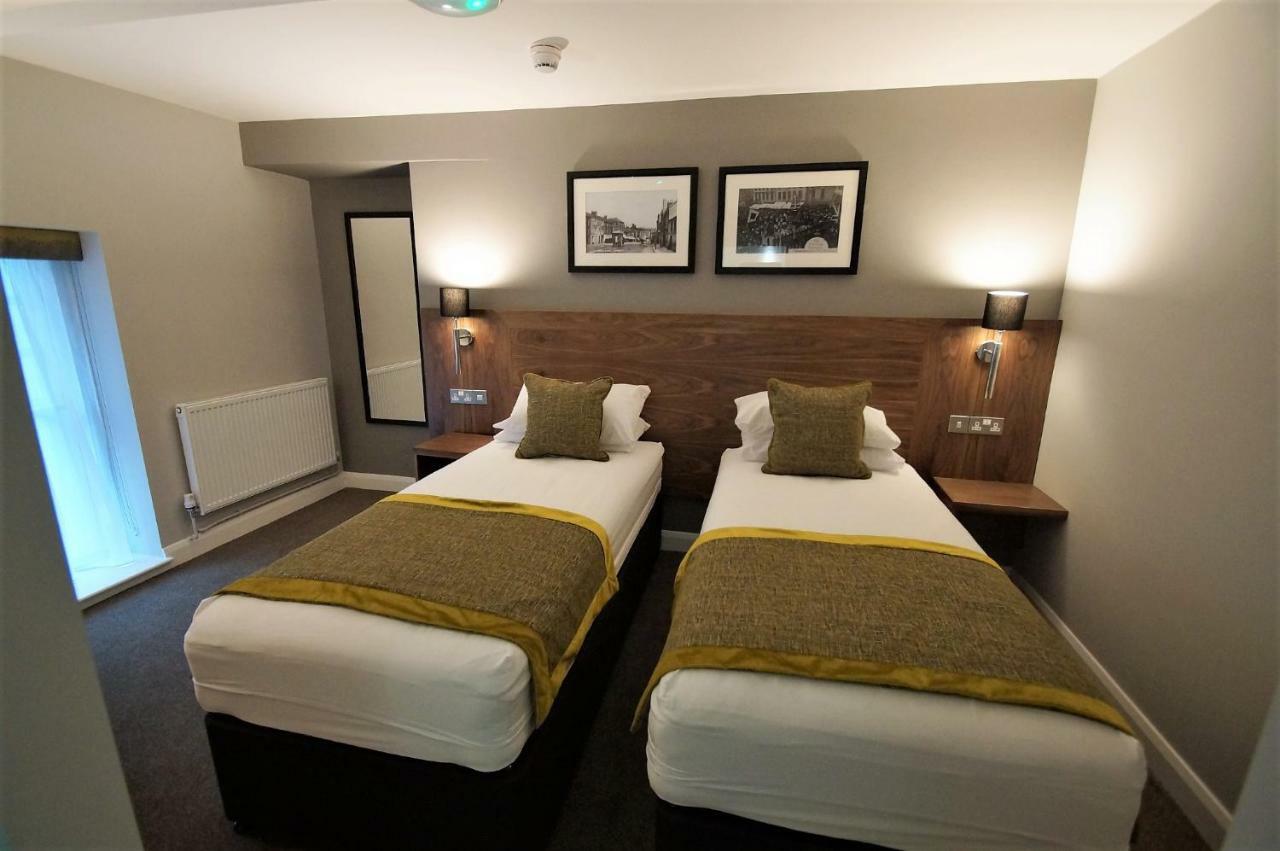 New Park Hotel Carmarthen Ngoại thất bức ảnh