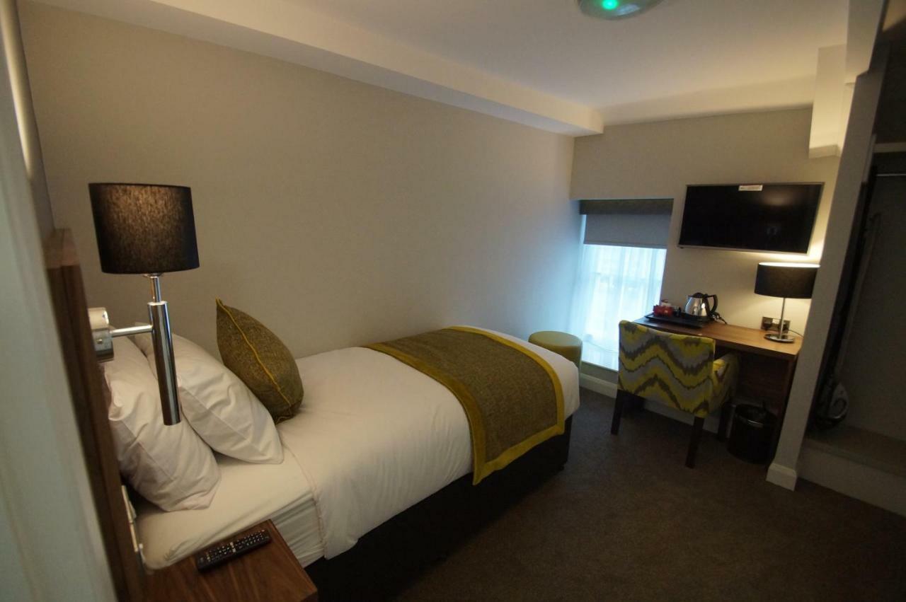 New Park Hotel Carmarthen Ngoại thất bức ảnh