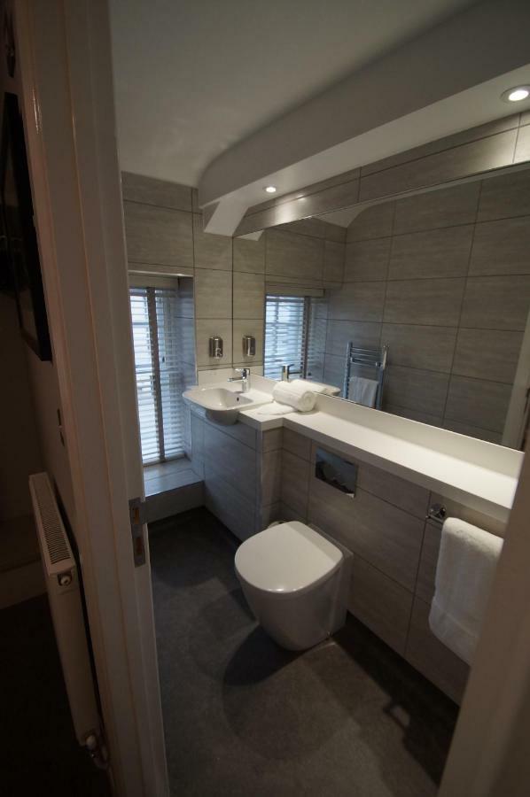 New Park Hotel Carmarthen Ngoại thất bức ảnh